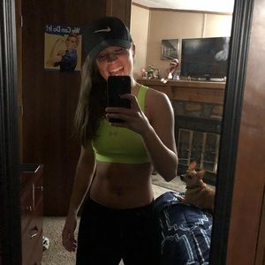 Meet your Posher, Kayla